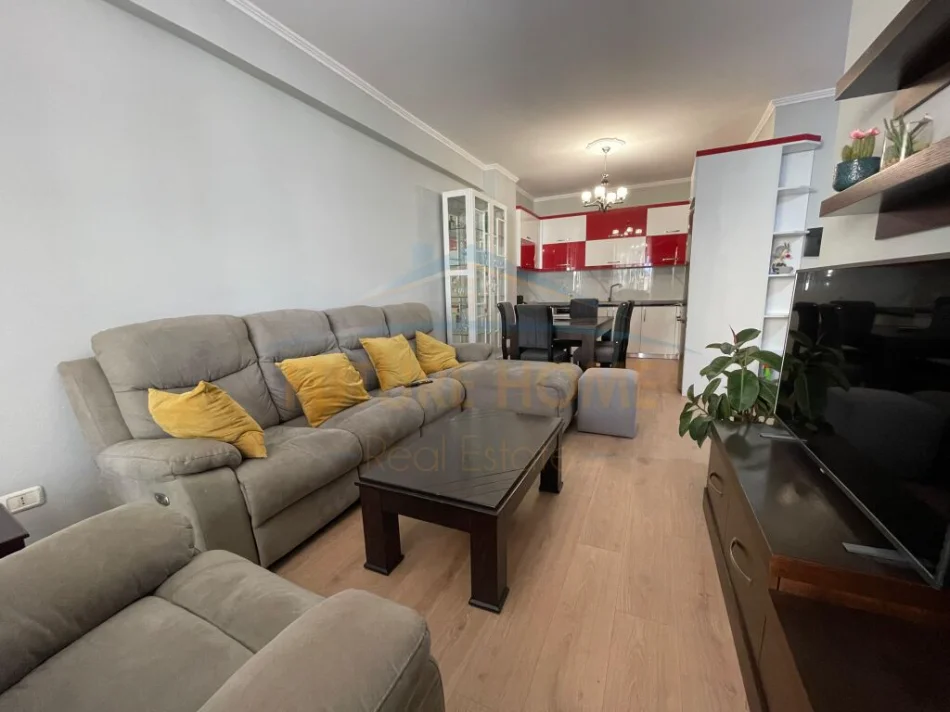 Tirane, jepet me qera apartament 2+1 , 92 m² 500 € (Kompleksi Fratari ne zonën e Astirit, Unaza e Re,)