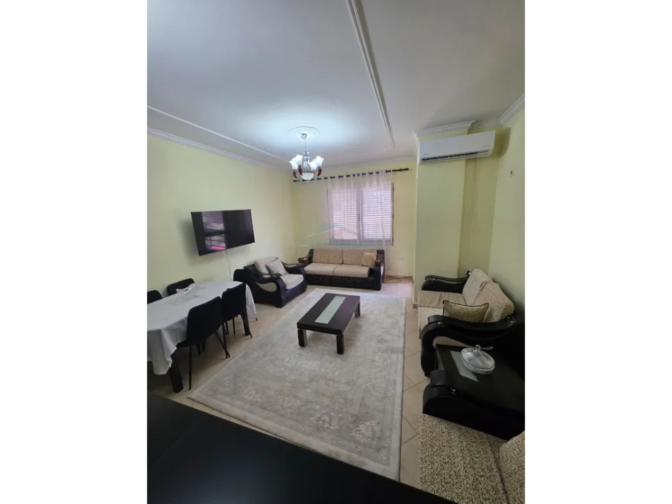 Tirane, jepet me qera apartament 2+1 , 93 m² 700 € (Kodra e Diellit)