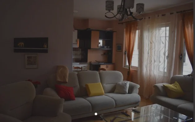 Tirane, jepet me qera apartament 2+1+Aneks , 600 € (Rapo Hekali)