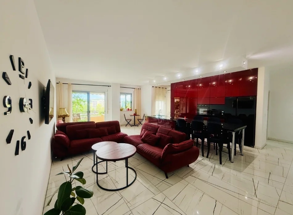 Tirane, jepet me qera apartament 2+1+Aneks+Ballkon Kati 4, 137 m² 1.200 € (Hamdi Sina liqeni i thatë)