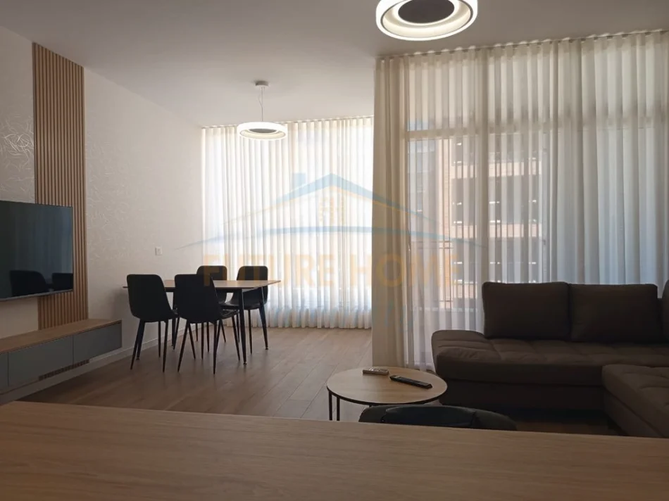 Tirane, jepet me qera apartament 2+1+Aneks+Ballkon Kati 4, 98 m² 900 €