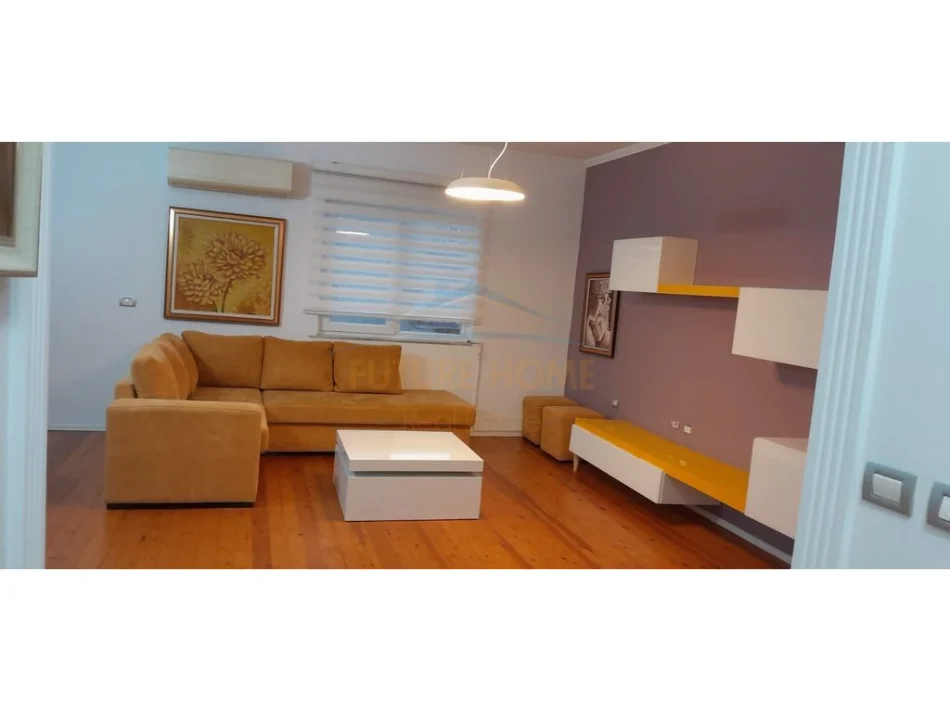 Tirane, jepet me qera apartament 2+1+Aneks+Ballkon Kati 5, 120 m² 800 € (Rruga e Kosovarve)