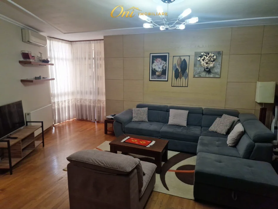 Tirane, jepet me qera apartament 2+1+Aneks+Ballkon Kati 5, 130 m² 900 € (RRUGA FORTUZI)