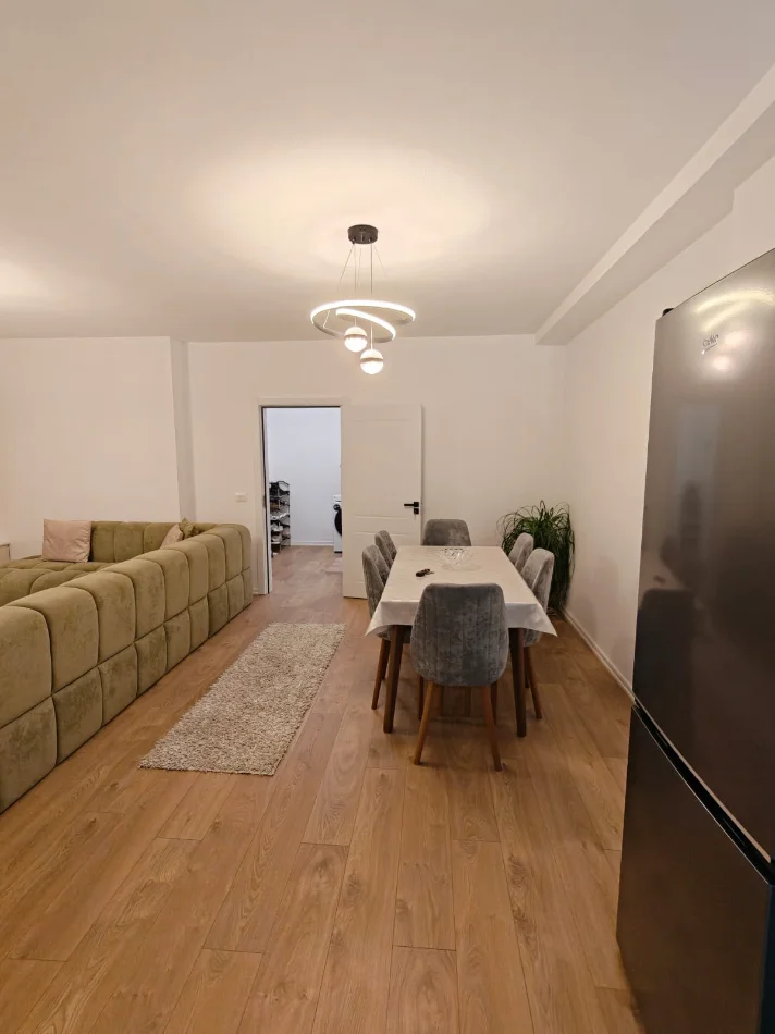 Tirane, jepet me qera apartament 2+1+Aneks+Ballkon Kati 5, 500 € (Fresku)
