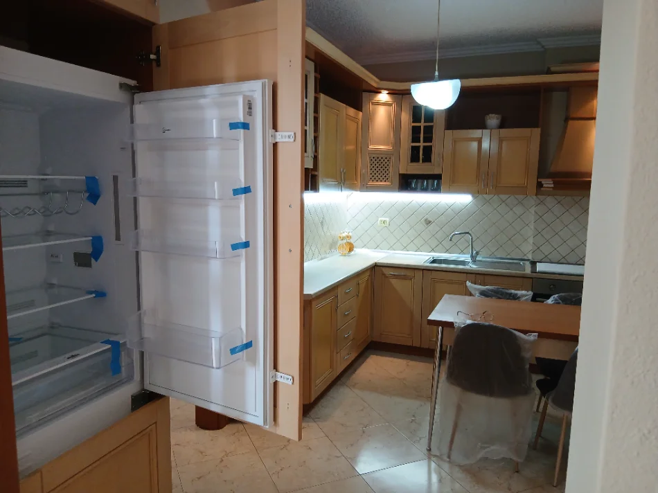 Tirane, jepet me qera apartament 2+1+Aneks+Ballkon Kati 9, 850 € (rruga e kosovareve)