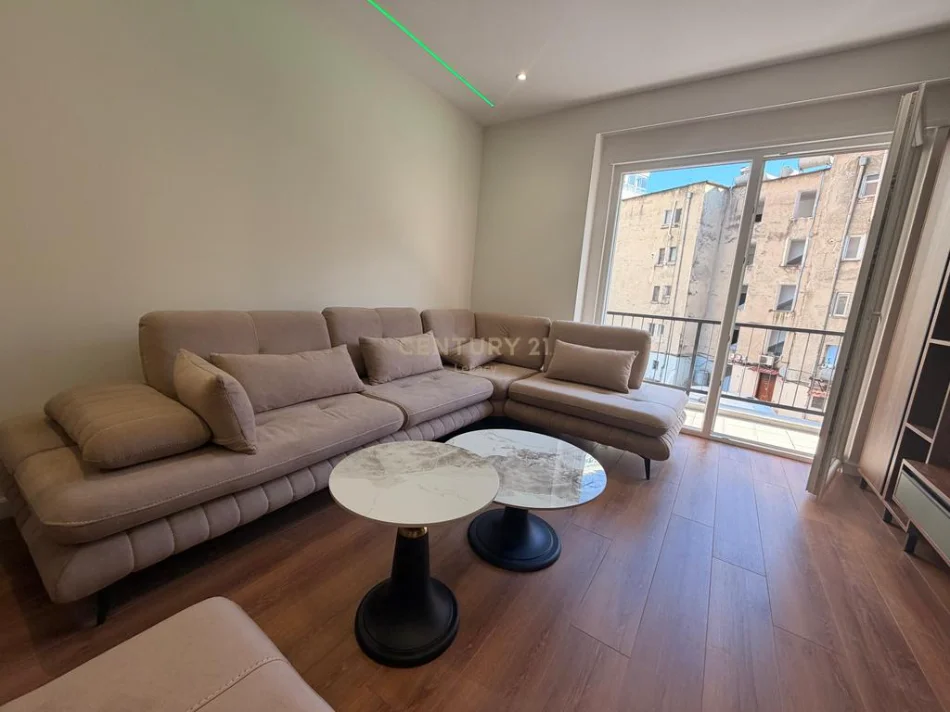 Tirane, jepet me qera apartament 2+1+Aneks Kati 2, 90 m² 900 €
