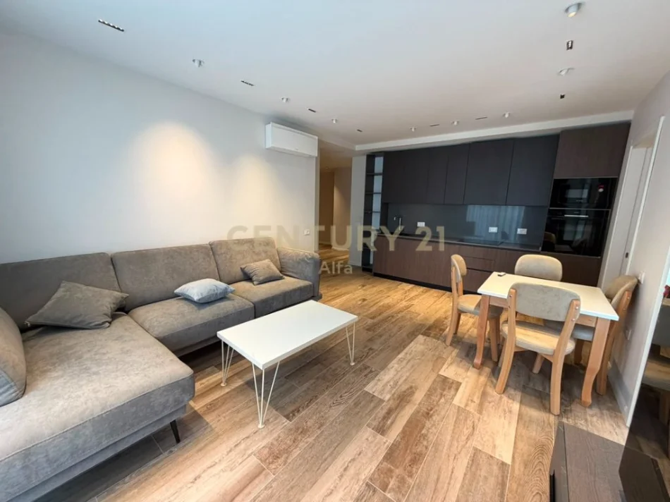 Tirane, jepet me qera apartament 2+1+Aneks Kati 6, 102 m² 1.400 € (Donika center)