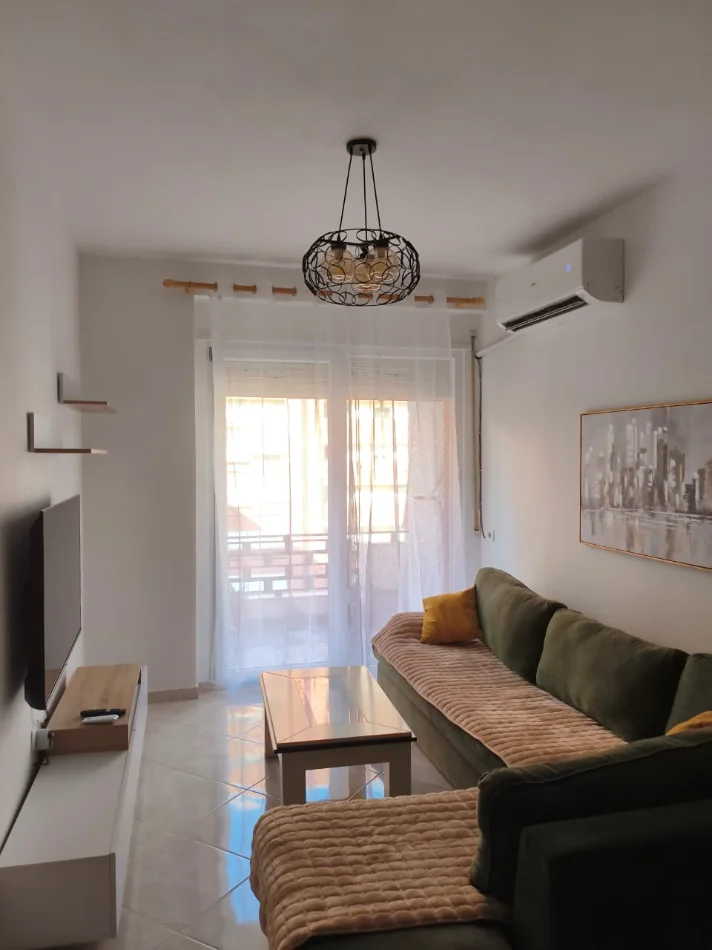 Tirane, jepet me qera apartament 2+1+Ballkon , 80 m² 580 € (Kompleksi Golden Park)