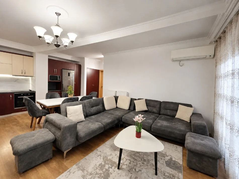 Tirane, jepet me qera apartament 2+1+Ballkon Kati 0, 100 m² 700 € (Rruga Selita e Vjeter)