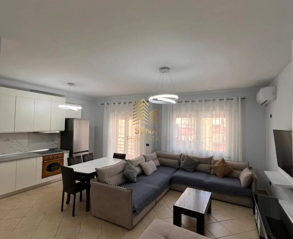 Tirane, jepet me qera apartament 2+1+Ballkon Kati 10, 103 m² 1.000 € (Qender)