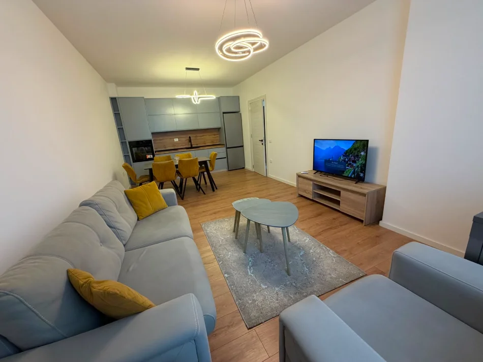 Tirane, jepet me qera apartament 2+1+Ballkon Kati 1, 100 m² 529 €