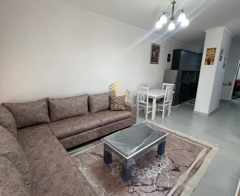 Tirane, jepet me qera apartament 2+1+Ballkon Kati 1, 100 m² 600 € (5 Maji)