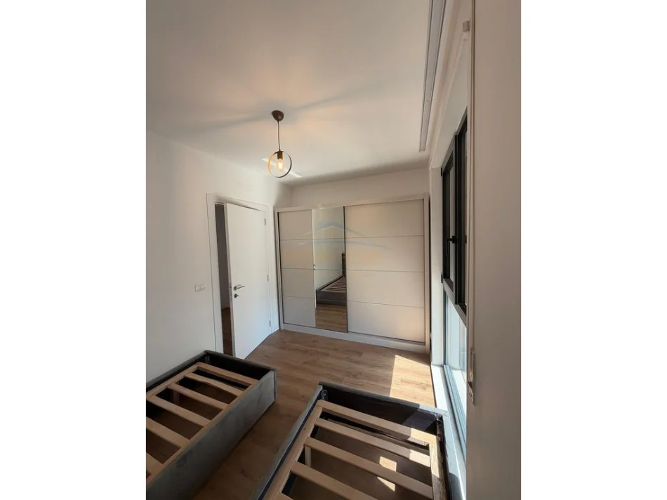 Tirane, jepet me qera apartament 2+1+Ballkon Kati 1, 110 m² 700 € (Akses Tirana, Dogana)