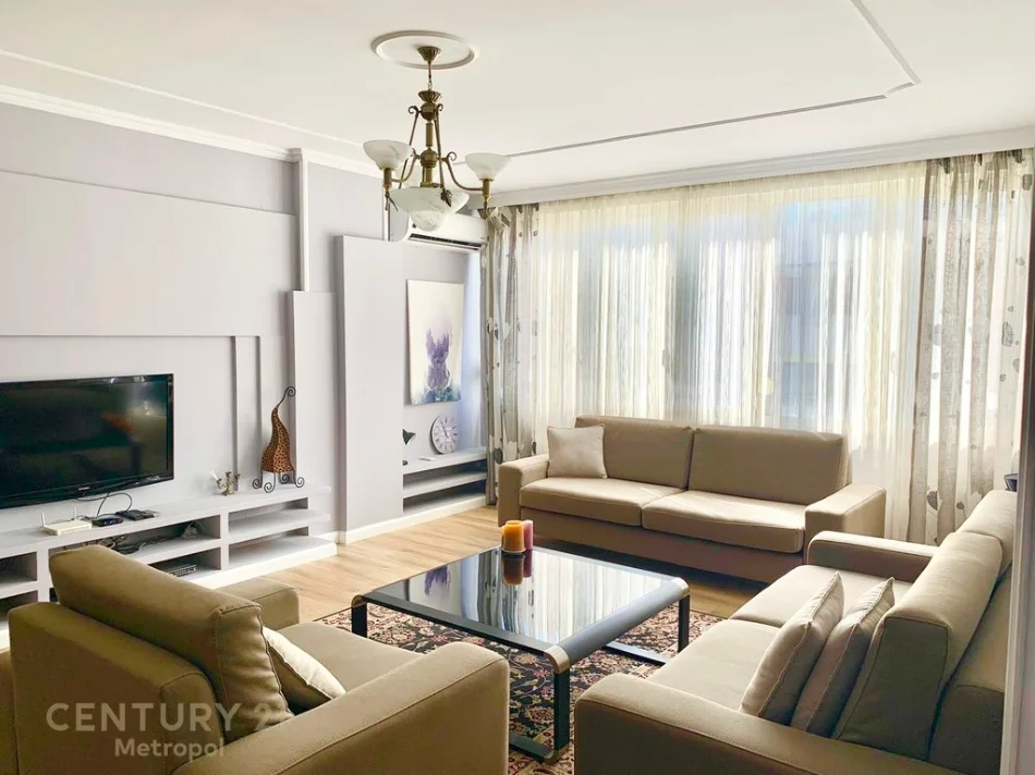 Tirane, jepet me qera apartament 2+1+Ballkon Kati 11, 118 m² 1.000 € (Stadiumi Air Albania)