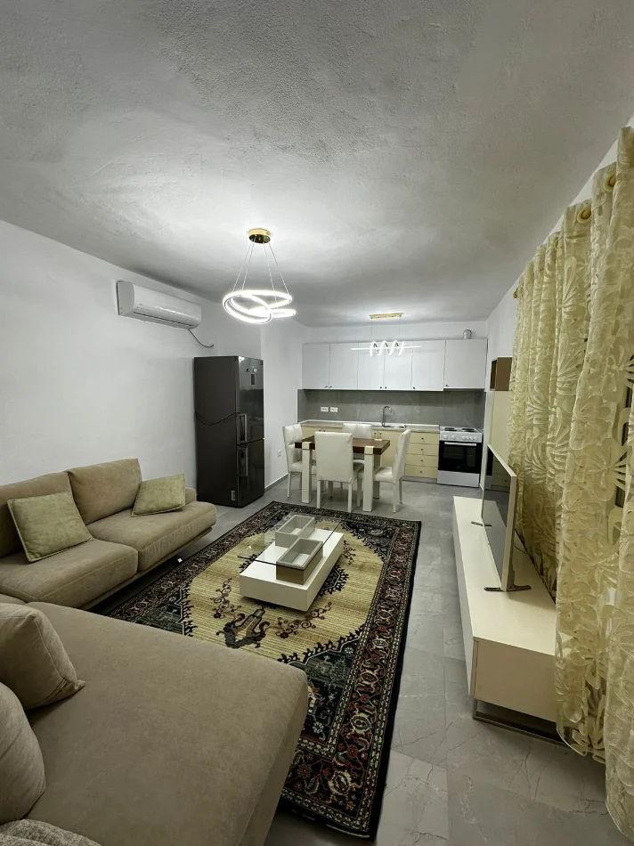 Tirane, jepet me qera apartament 2+1+Ballkon Kati 1, 75 m² 600 € (BULEVARDI ZOGU I PARE)