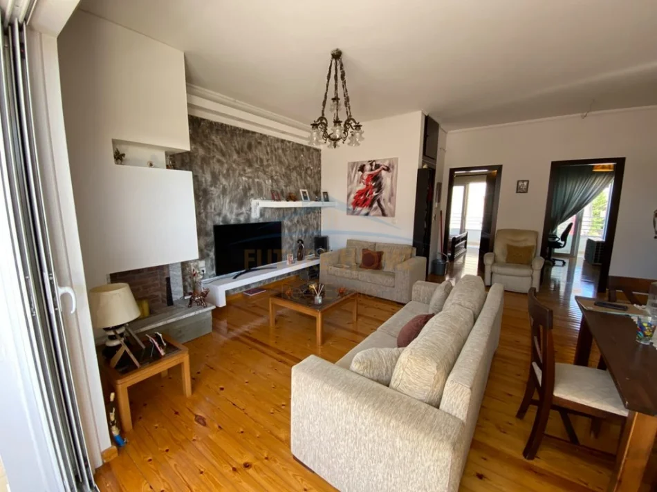 Tirane, jepet me qera apartament 2+1+Ballkon Kati 1, 81 m² 600 € (Kodra e Priftit)