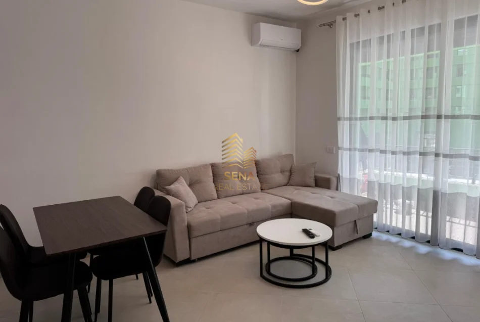 Tirane, jepet me qera apartament 2+1+Ballkon Kati 1, 88 m² 600 € (5 Maji)