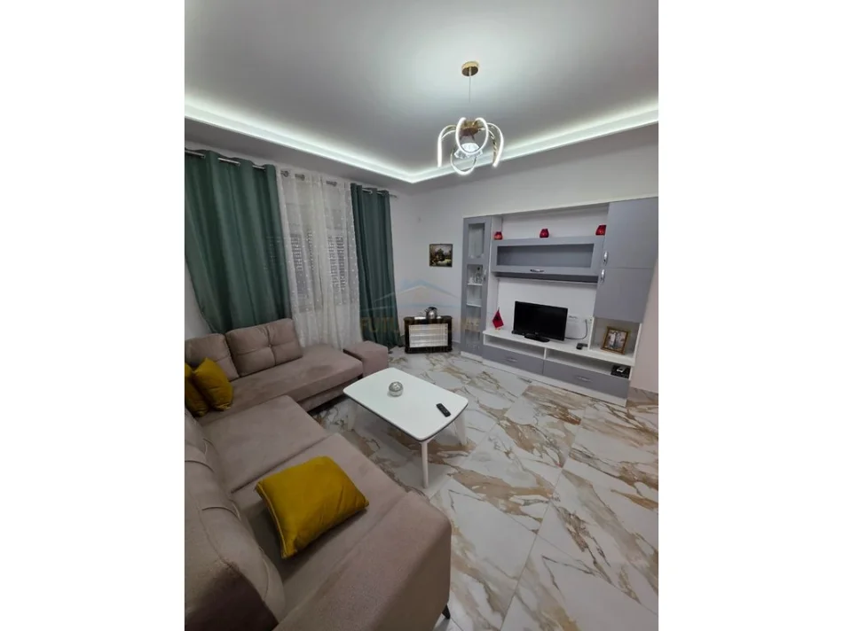 Tirane, jepet me qera apartament 2+1+Ballkon Kati 2, 100 m² 600 € (Ali Demi)