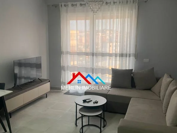 Tirane, jepet me qera apartament 2+1+Ballkon Kati 2, 100 m² 735 € (RRUGA BARDHYL,BRRYLI)