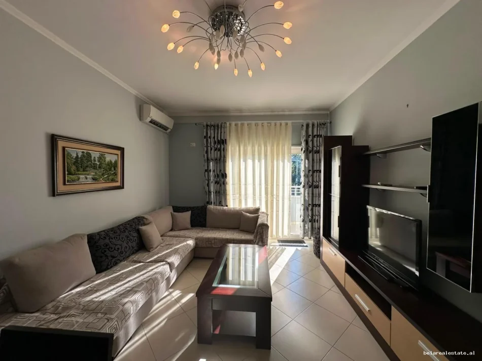 Tirane, jepet me qera apartament 2+1+Ballkon Kati 2, 105 m² 800 € (Kopshti Zoologjik)