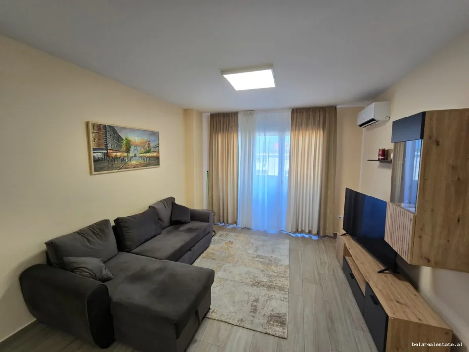 Tirane, jepet me qera apartament 2+1+Ballkon Kati 2, 110 m² 690 € (kongresi manastirit)