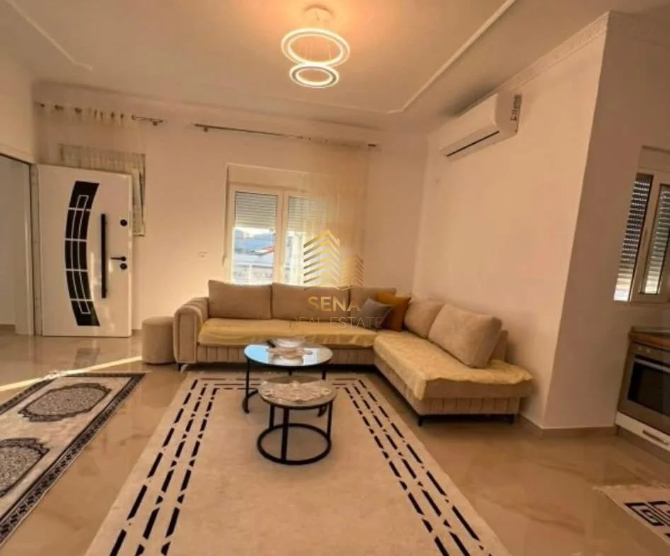 Tirane, jepet me qera apartament 2+1+Ballkon Kati 2, 120 m² 450 € (Sanatorium)