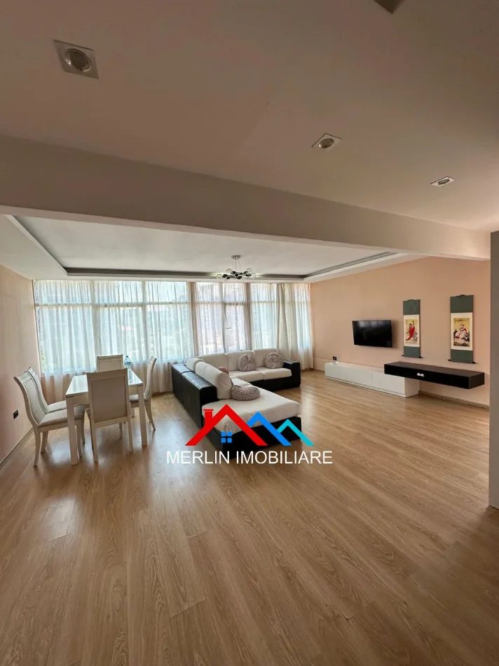 Tirane, jepet me qera apartament 2+1+Ballkon Kati 2, 140 m² 680 € (RRUGA DRITAN HOXHA,LAPRAKE)