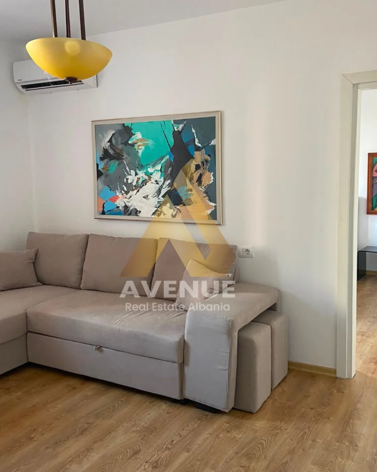 Tirane, jepet me qera apartament 2+1+Ballkon Kati 2, 50 m² 680 € (bulevardi zogu 1)