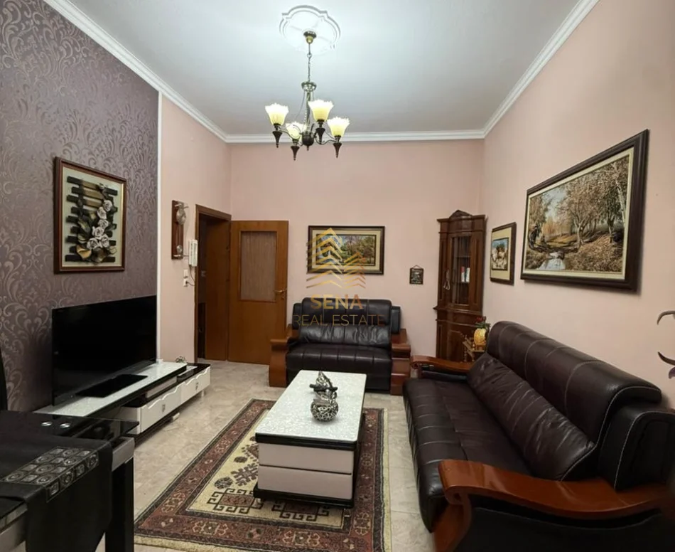 Tirane, jepet me qera apartament 2+1+Ballkon Kati 2, 70 m² 650 € (Vasil Shanto)