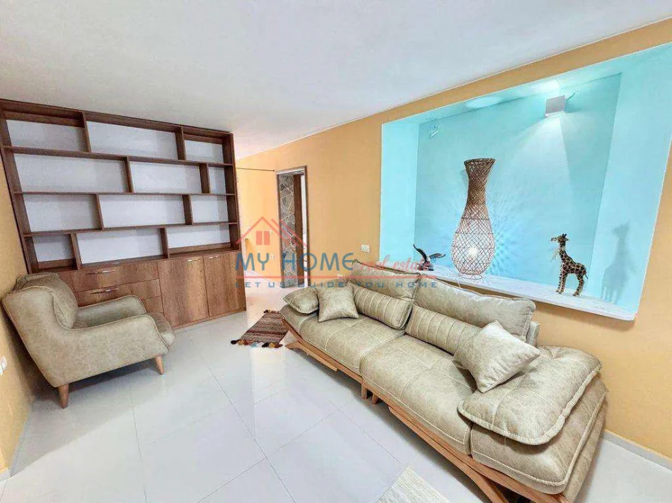 Tirane, jepet me qera apartament 2+1+Ballkon Kati 2, 72 m² 800 € (Sheshi Willson)