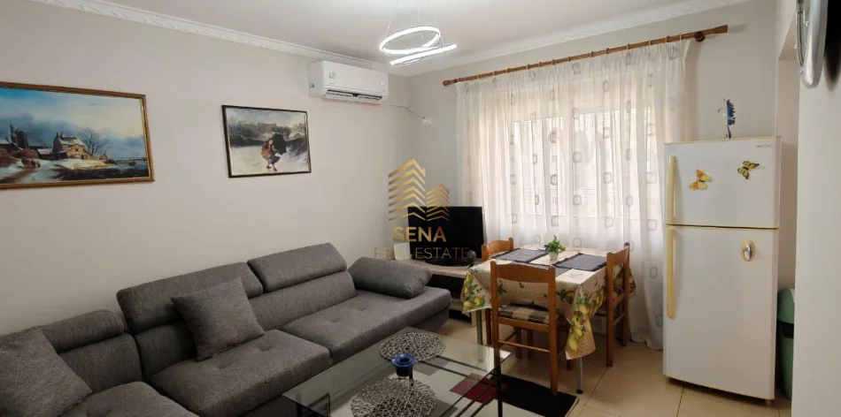 Tirane, jepet me qera apartament 2+1+Ballkon Kati 2, 75 m² 600 € (Rruga e Durresit)