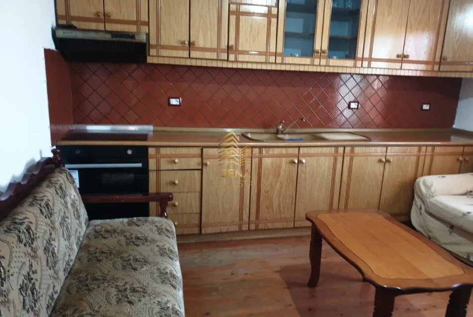 Tirane, jepet me qera apartament 2+1+Ballkon Kati 2, 80 m² 400 € (QSUT)