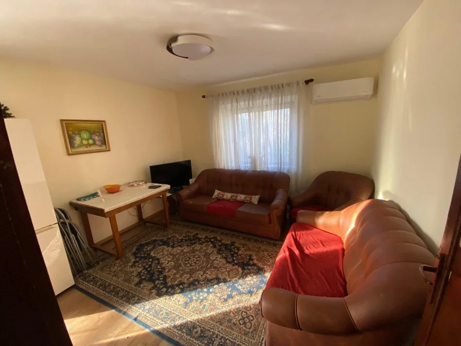 Tirane, jepet me qera apartament 2+1+Ballkon Kati 2, 80 m² 600 € (Rruga e Elbasanit)