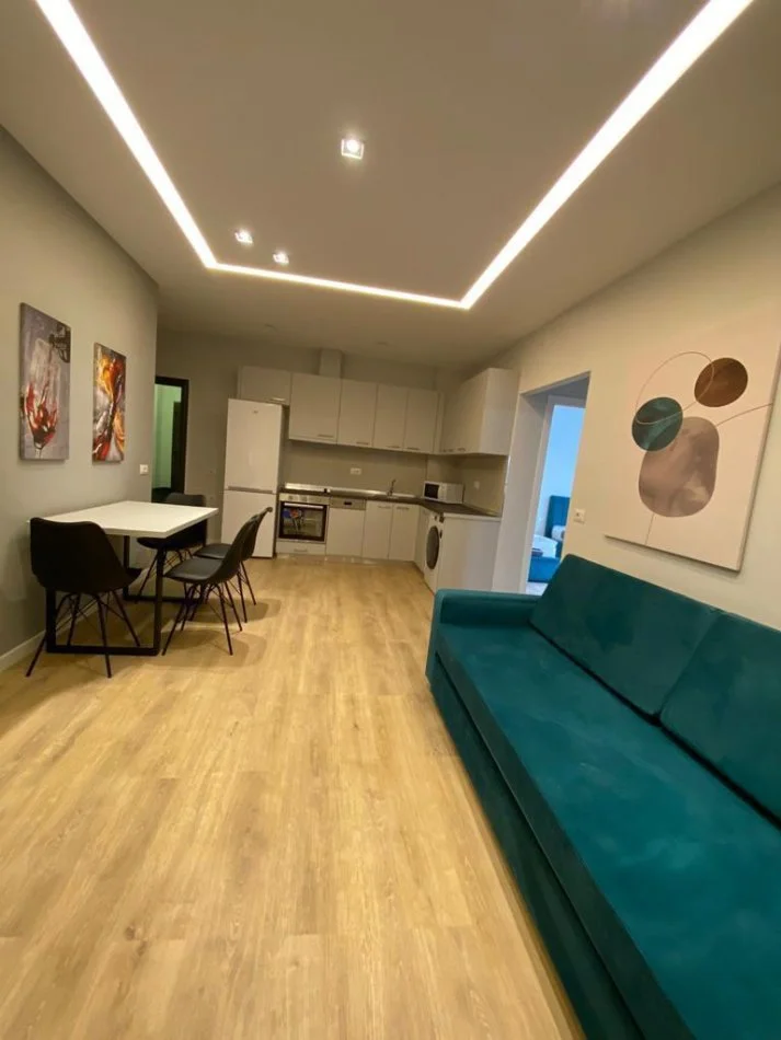 Tirane, jepet me qera apartament 2+1+Ballkon Kati 2, 80 m² 700 € (INXHINIERIA E NDERTIMIT)
