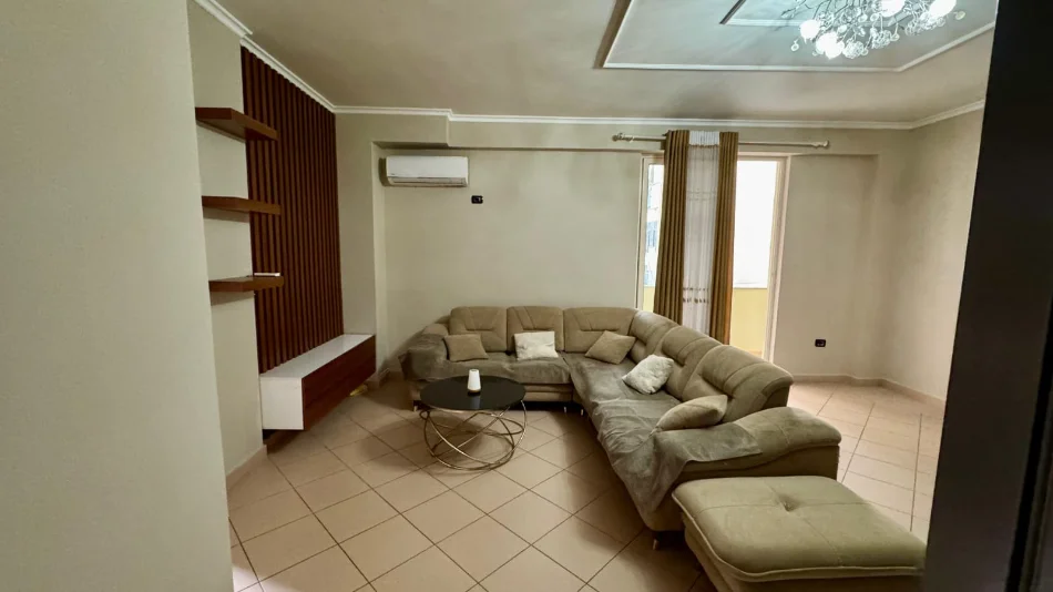 Tirane, jepet me qera apartament 2+1+Ballkon Kati 2, 85 m² 700 € (Kodra e Diellit/Rr.Teodor Ruzvelt)