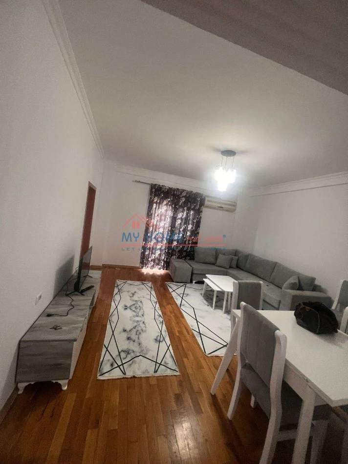 Tirane, jepet me qera apartament 2+1+Ballkon Kati 2, 87 m² 600 € (Don Bosko)