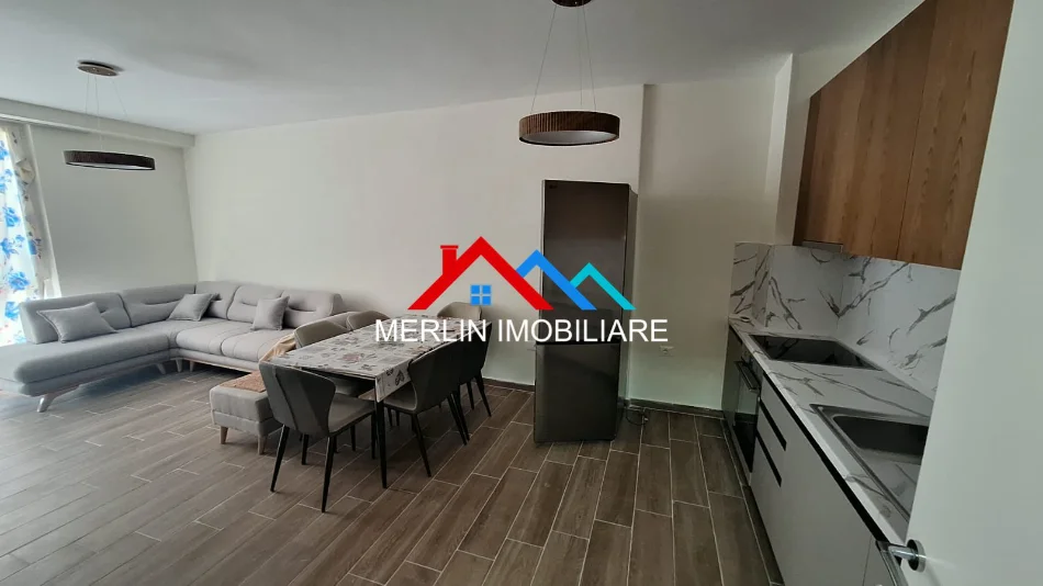 Tirane, jepet me qera apartament 2+1+Ballkon Kati 2, 89 m² 55,000 LEKE (RRUGA 5 MAJI)
