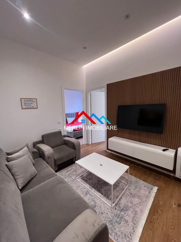 Tirane, jepet me qera apartament 2+1+Ballkon Kati 2, 89 m² 855 € (RRUGA E DURRESIT)