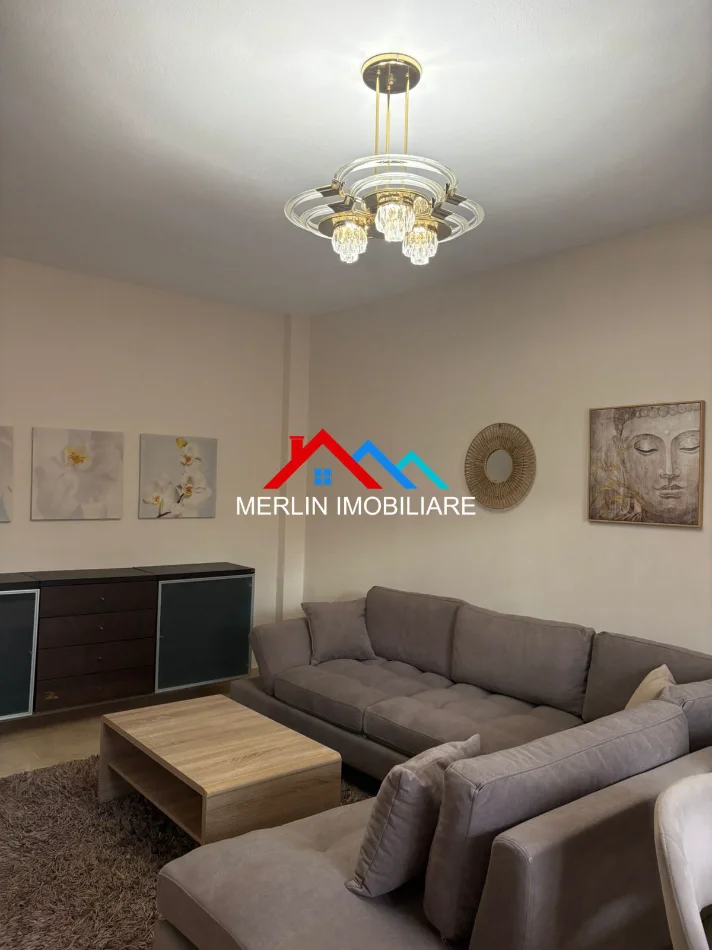 Tirane, jepet me qera apartament 2+1+Ballkon Kati 2, 90 m² 730 € (RRUGA HERMAN GMEINER,SAUK)
