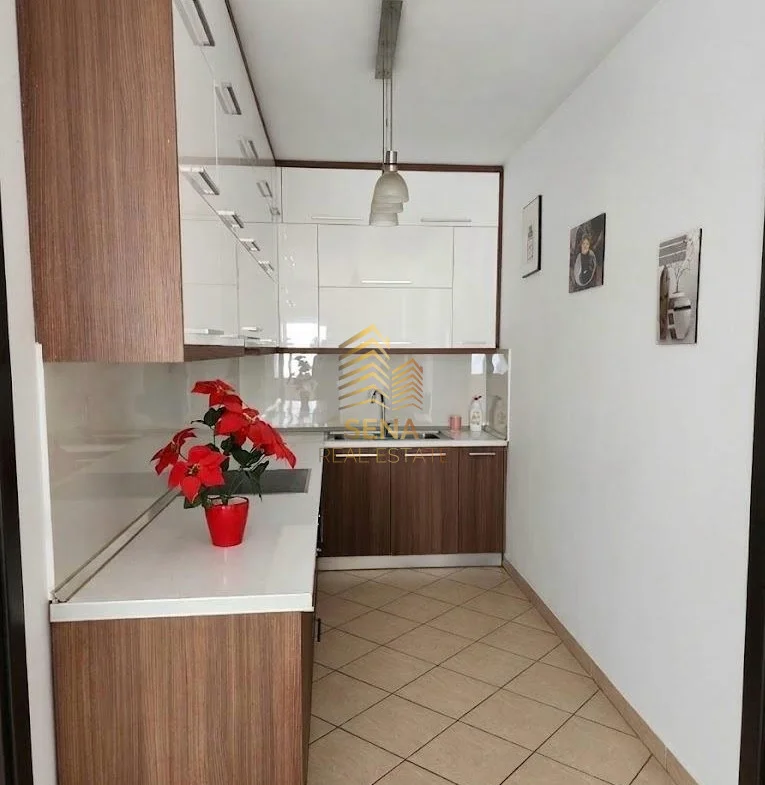 Tirane, jepet me qera apartament 2+1+Ballkon Kati 3, 100 m² 550 € (Bulevardi i Ri)