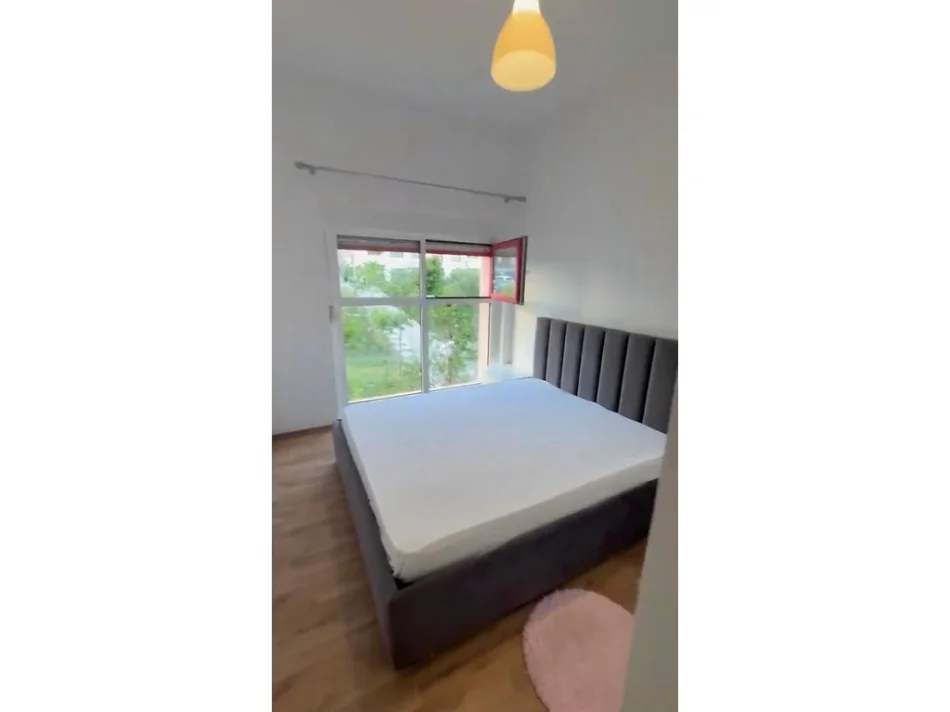 Tirane, jepet me qera apartament 2+1+Ballkon Kati 3, 100 m² 550 € (Mangalem)