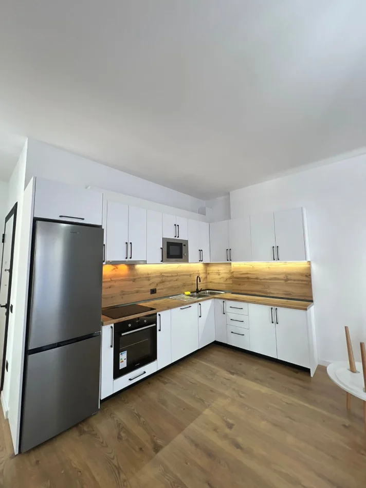 Tirane, jepet me qera apartament 2+1+Ballkon Kati 3, 108 m² 500 € (Paskuqan)
