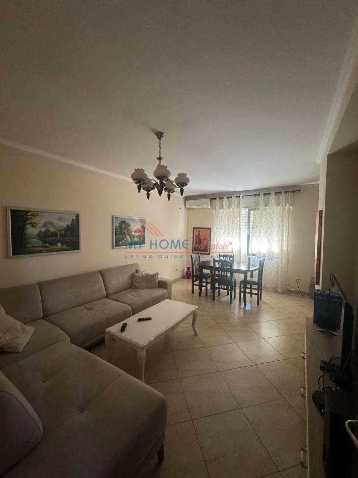 Tirane, jepet me qera apartament 2+1+Ballkon Kati 3, 110 m² 650 € (Don Bosko)