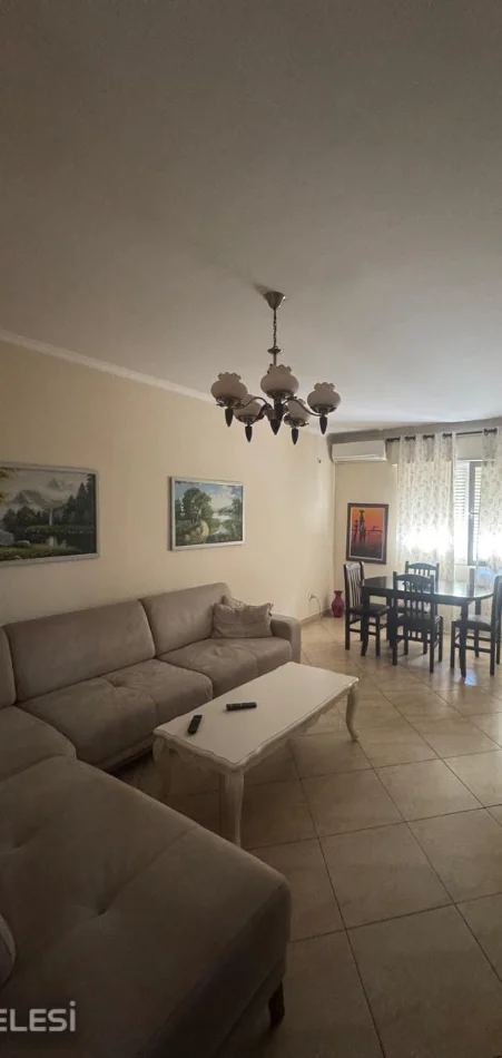 Tirane, jepet me qera apartament 2+1+Ballkon Kati 3, 110 m² 650 € (Pranë Dental Turk, Don Bosko, Tiranë)
