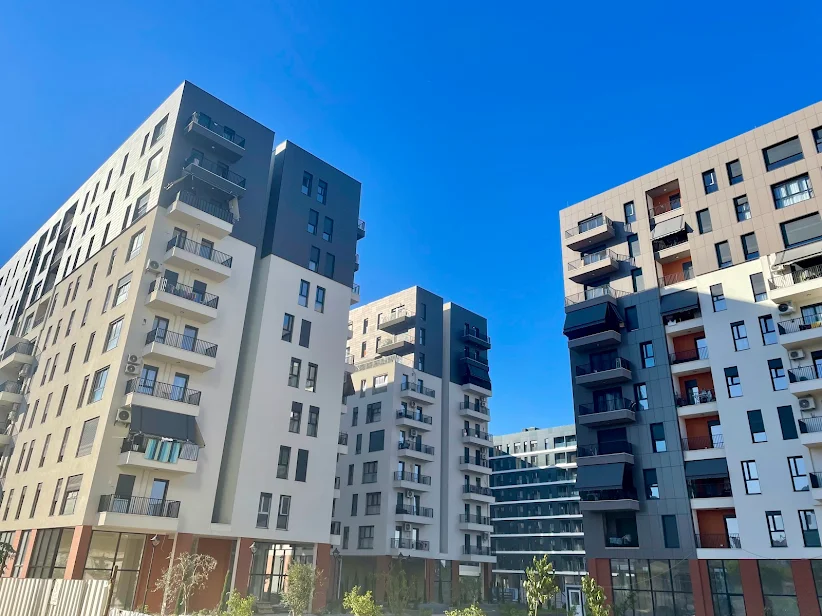 Tirane, jepet me qera apartament 2+1+Ballkon Kati 3, 111 m² 749 € (Rruga Don Bosko)