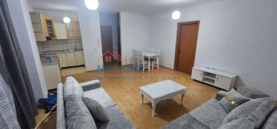 Tirane, jepet me qera apartament 2+1+Ballkon Kati 3, 115 m² 500 € (Rruga 3 Deshmoret)