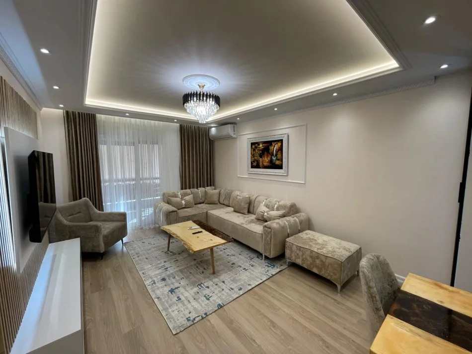 Tirane, jepet me qera apartament 2+1+Ballkon Kati 3, 118 m² 1.280 € (liqeni i thate)