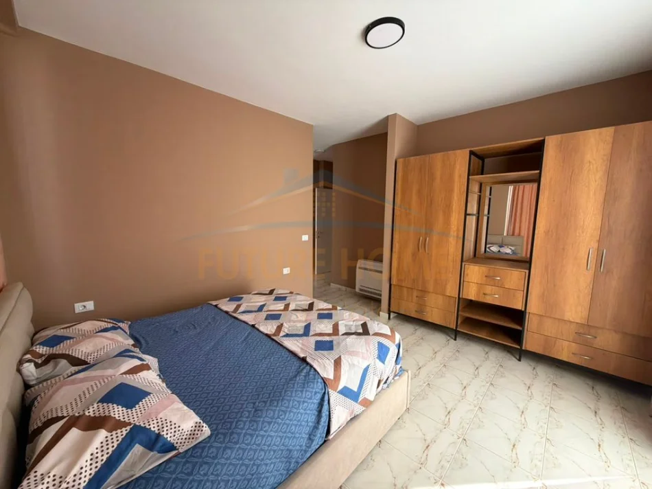 Tirane, jepet me qera apartament 2+1+Ballkon Kati 3, 122 m² 750 €