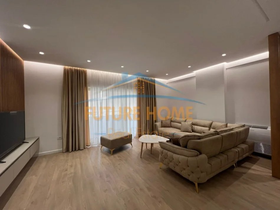 Tirane, jepet me qera apartament 2+1+Ballkon Kati 3, 124 m² 1.000 € (Zogu i zi)