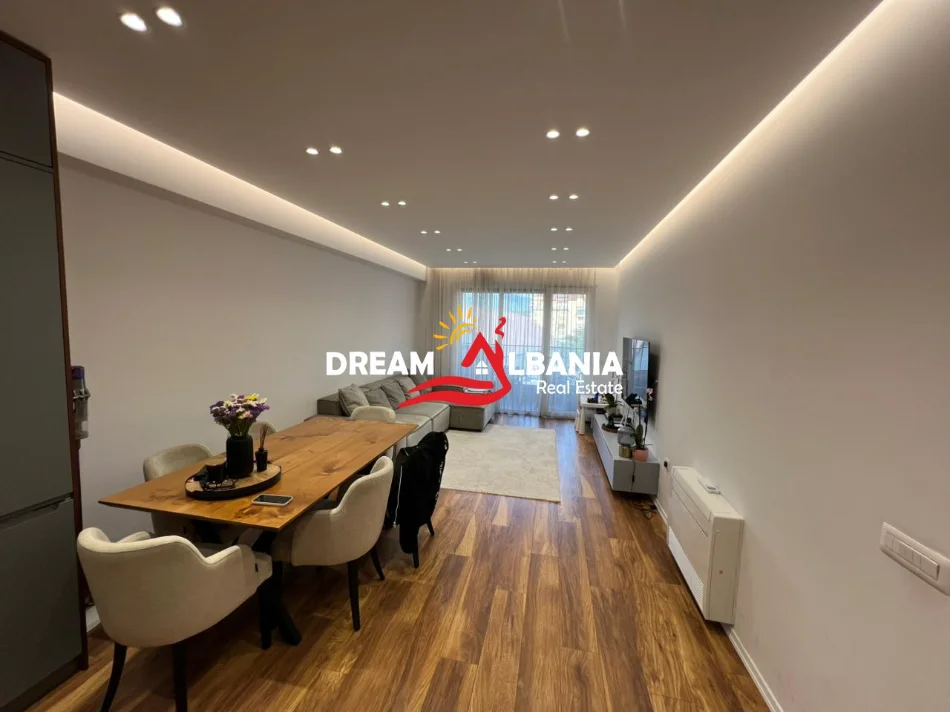 Tirane, jepet me qera apartament 2+1+Ballkon Kati 3, 128 m² 1.200 €